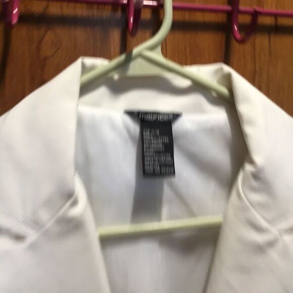 NWOT. Maurice’s Women’s White Blazer Size 11//12. - Picture 3 of 9